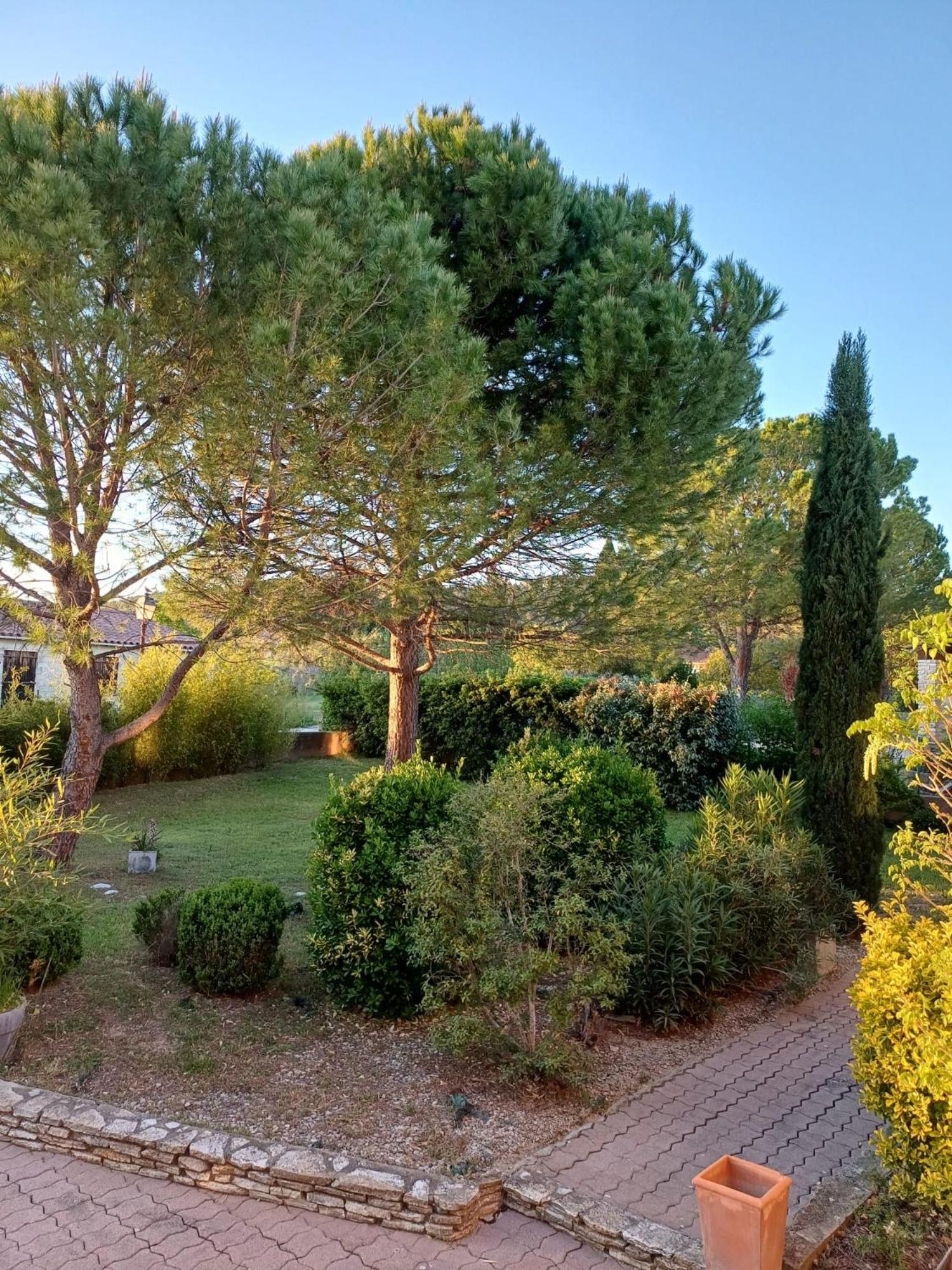 Family First Villa Gargas  Dış mekan fotoğraf